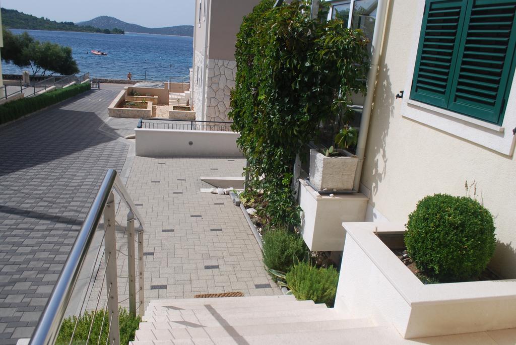 Apartments Villa Lili Lovetovo Водице Экстерьер фото
